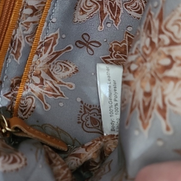 HOBO Light Tan Patchwork Stitched Front Shoulder Bag - Picture 16 of 17